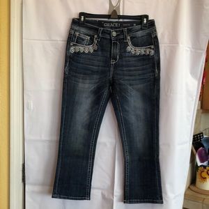 Grace in LA Jewel Studded Capri Blue Jeans. Easy Fit Women’s Size 26.Outstanding